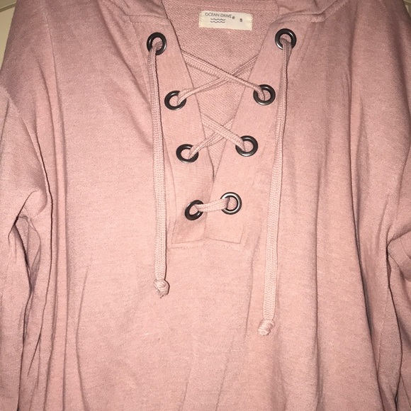 Blush pink relaxed hoodie - Picture 2 of 6